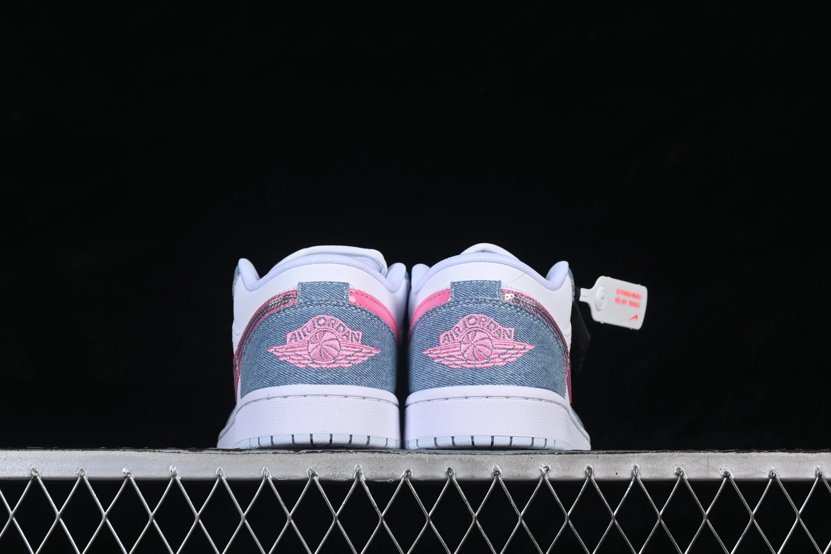 All categories Air Jordan Jordan series basketball shoes Air Jordan 1 Low Air Jordan 1 Low AJ1 Joe 1 white and blue denim pink diamond hook low-top casual sneakers HQ2001-400
